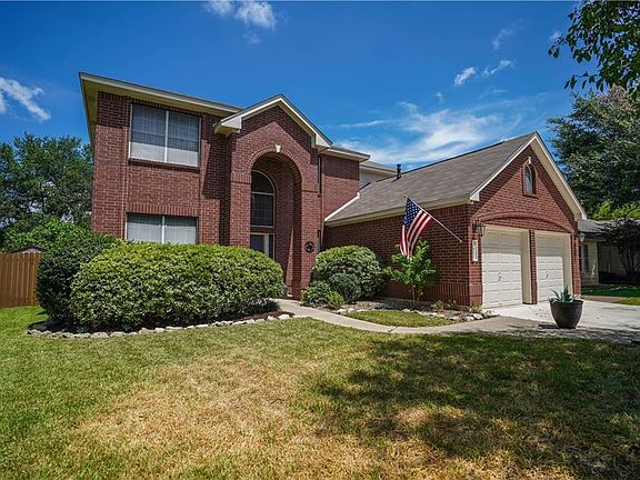 3rd image of 2611 Goldfinch Dr