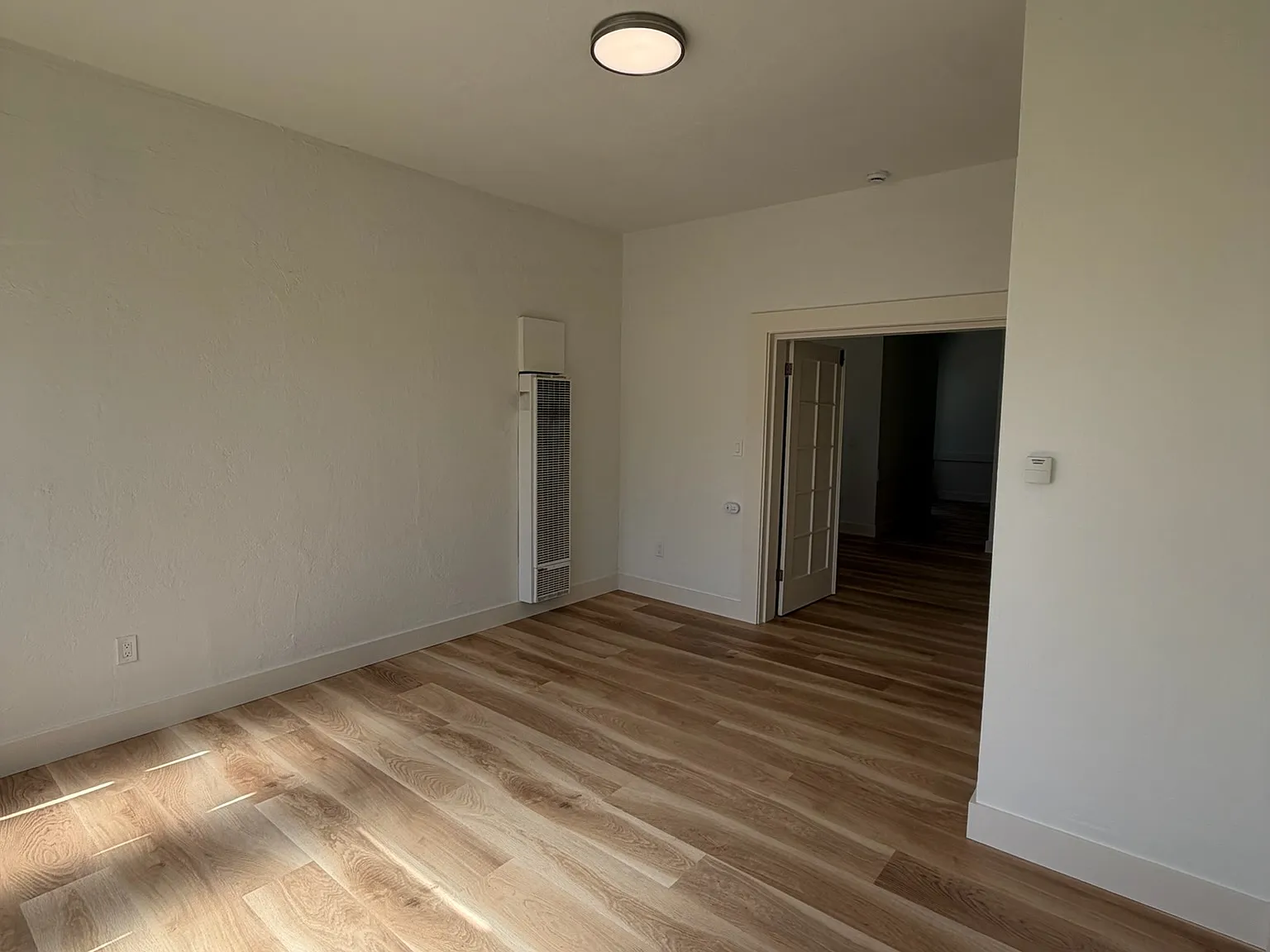 2 bed, 900 sqft, $2,450 — Photo 3