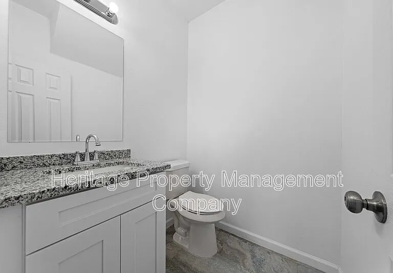 323 Gabriel #1-unit 101 — Photo 16