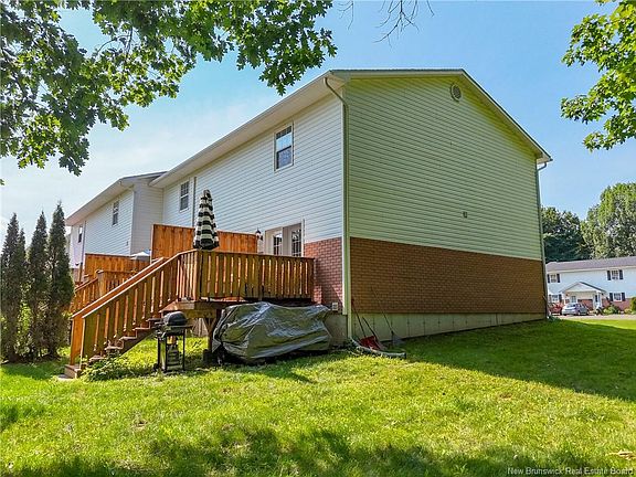 4th image of 175 Riverside Dr #9