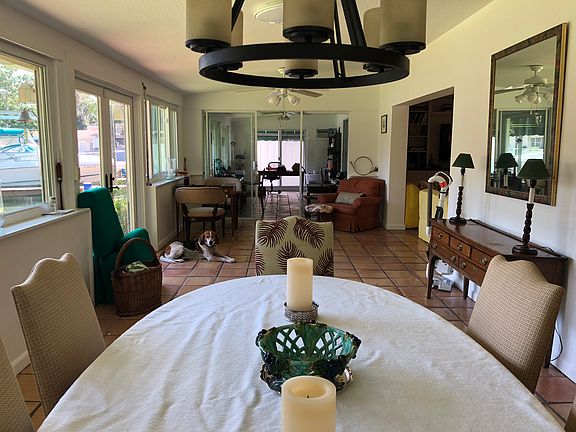 5th image of 1316 SE Kings Bay Dr