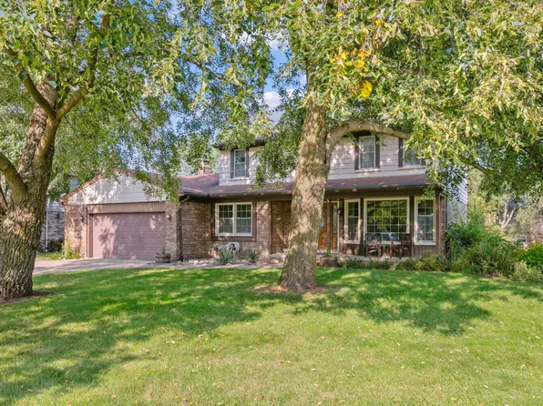 21944 Rossdale Ct, Northville, MI 48167