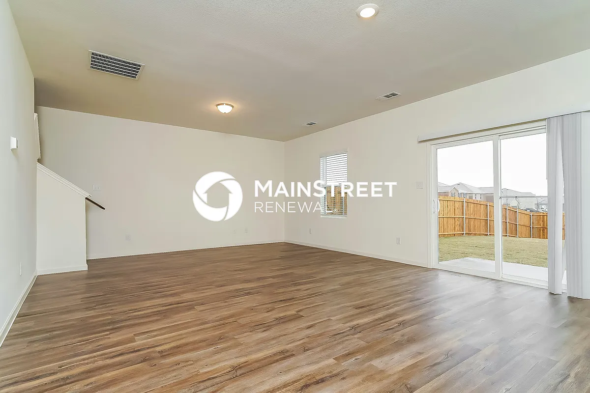 Living Room - 520 Horn St