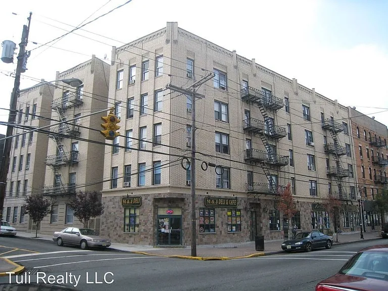 4530-Park Ave Skyline Apartments, LLC — Photo 26