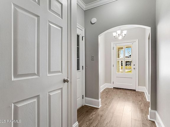 2nd image of 1009 Gleaux Dr