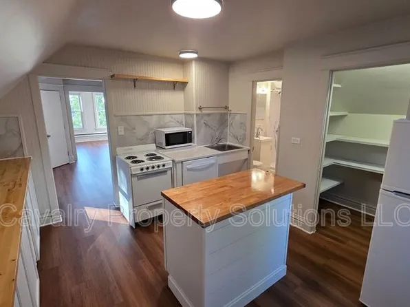 617 E 8th St #2, Duluth, MN 55805