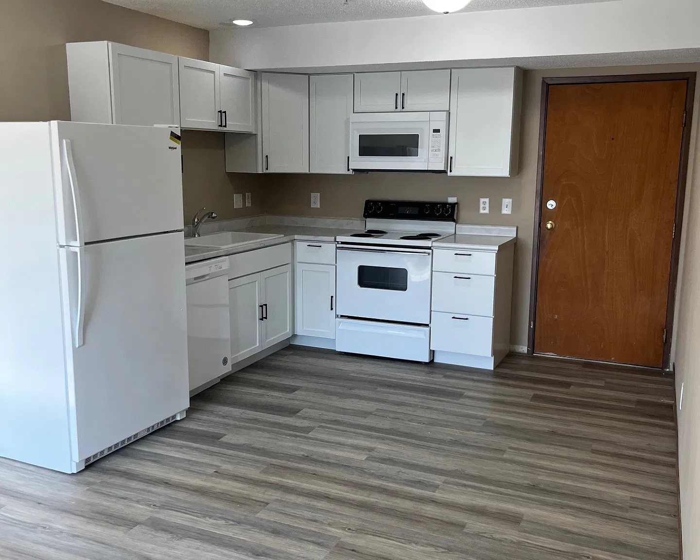 4 bed, 1800 sqft, $2,840 — Photo 1