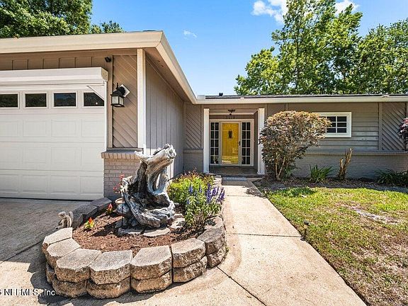 3rd image of 3178 LAUREL GROVE N
