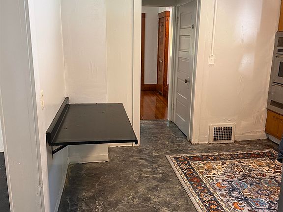 4th image of 2919 Searles Ave