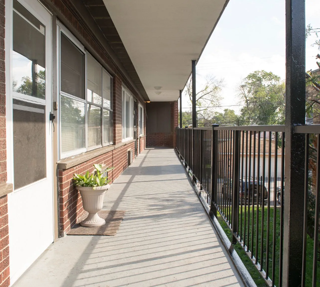 5007 W Jackson — Photo 1