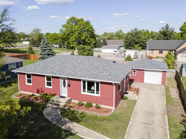 4352 Illinois Ave SW, Wyoming, MI 49509