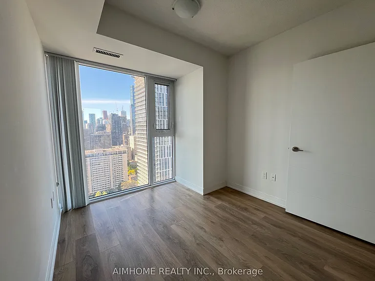 50 Wellesley St E #3210 — Photo 9