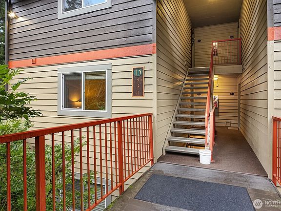 2nd image of 11058 NE 33rd Place #D3