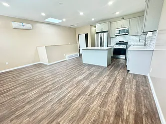 Rented by Papp Realty