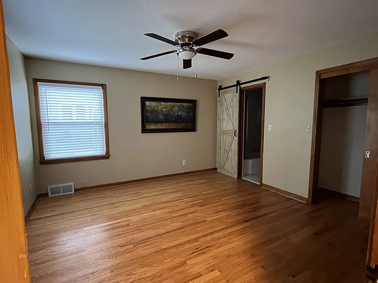 8123 Overland Park Dr — Photo 8