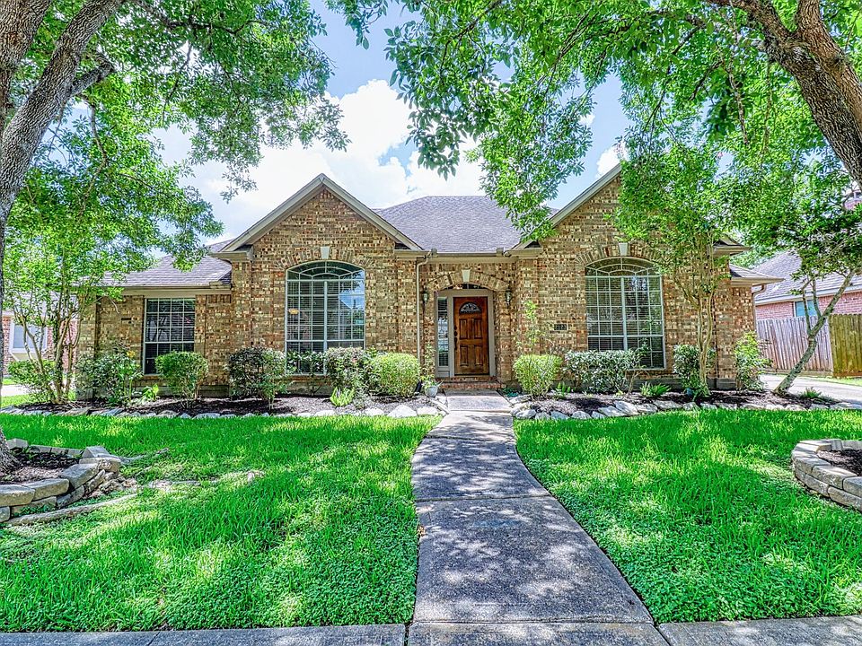 1st image of 2123 Meadow Park Cir