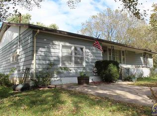 327 W 8th St, Lyndon, KS 66451