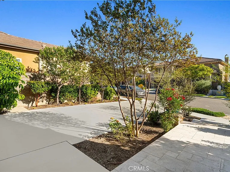 1151 Summit Oak Dr — Photo 2