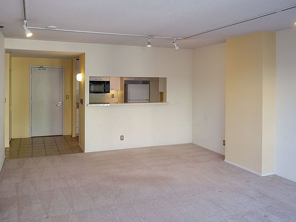 4th image of 300 3rd St APT 0604