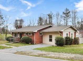 535 Nicholson Creek Rd, Brevard, NC 28712