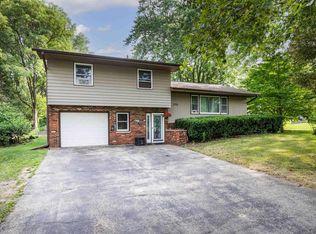 2703 Westchester Cir, Stoughton, WI 53589