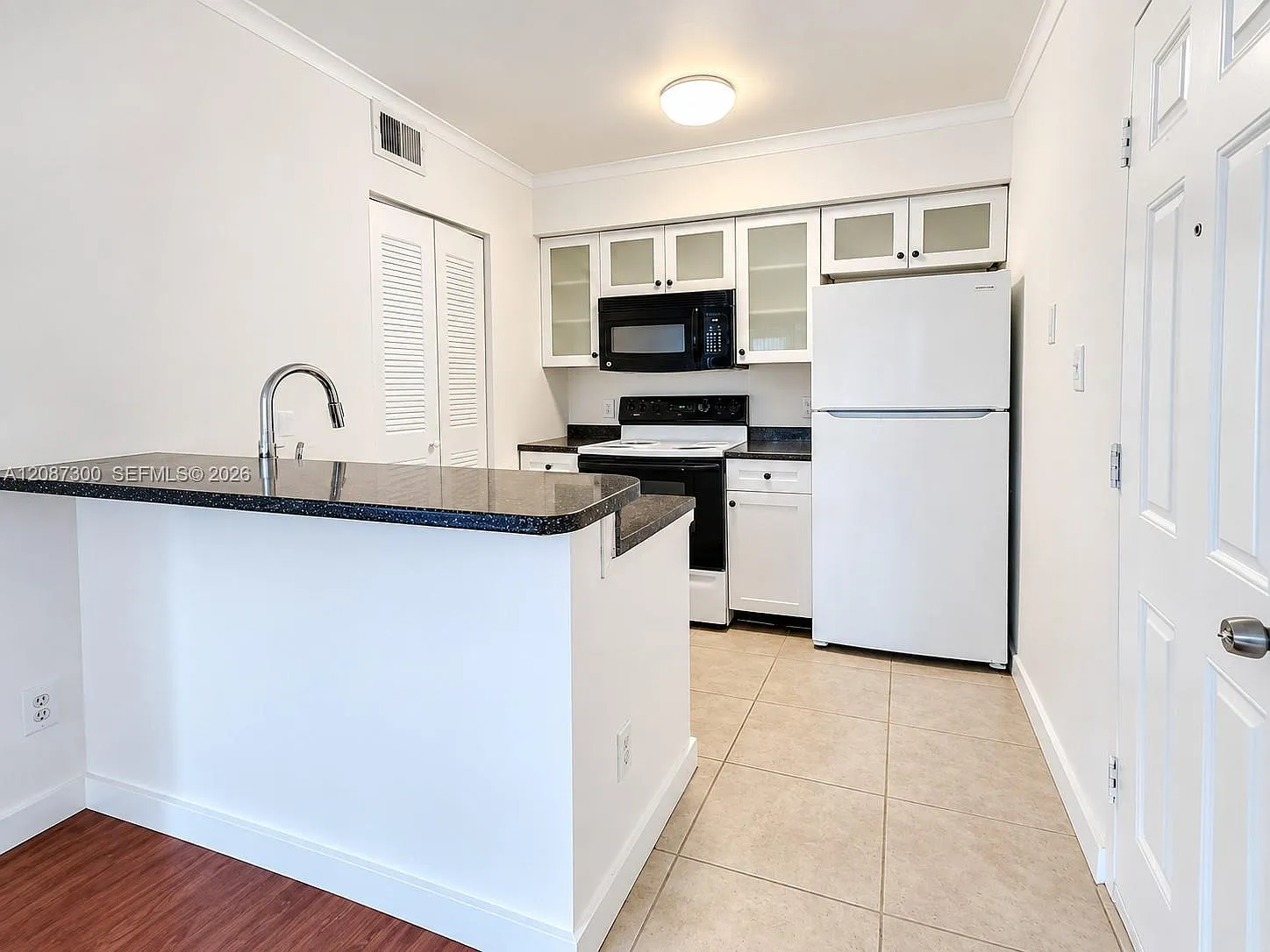 Hollywood Parc Condominiu — Photo 3