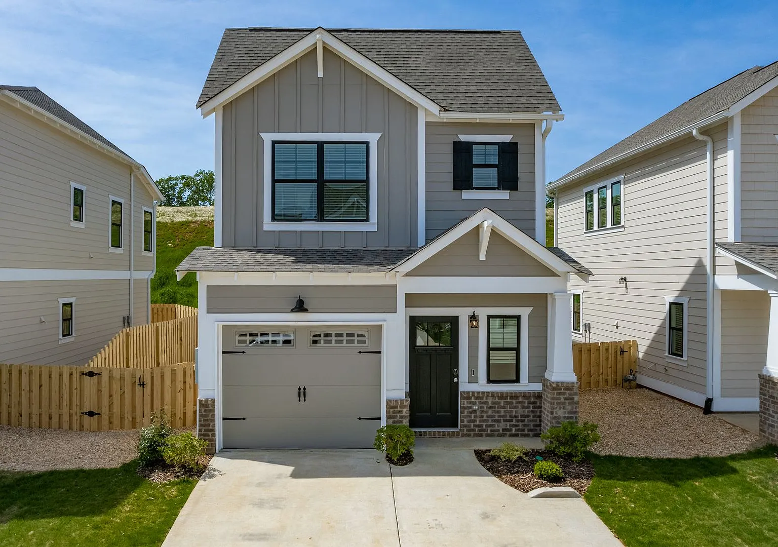 Stylish Home with Luxury Finishes and Attached Garage! — Photo 1