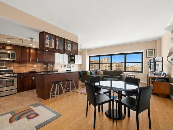 140 W End Ave #30M, New York, NY 10023