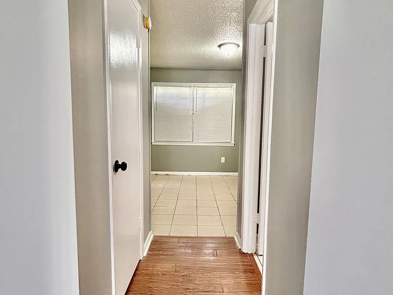 975 N White Station Rd — Photo 7