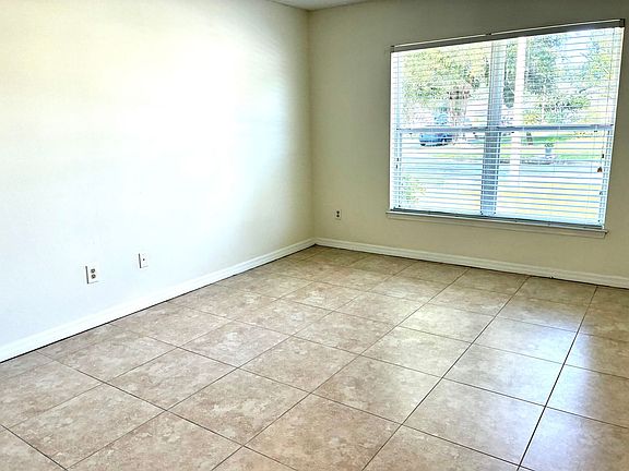 3rd image of 933 Ponderosa Pine Ct