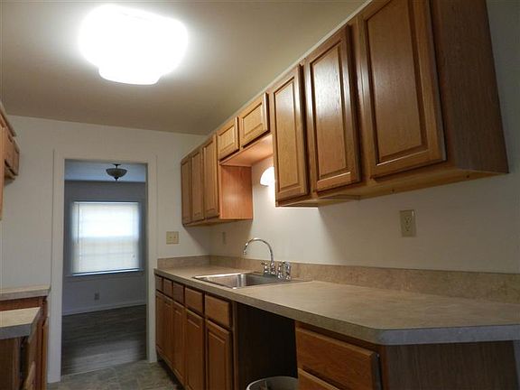 4th image of 15 Firwood Dr