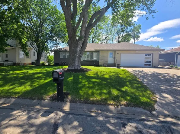 920 12th St, Wisner, NE 68791