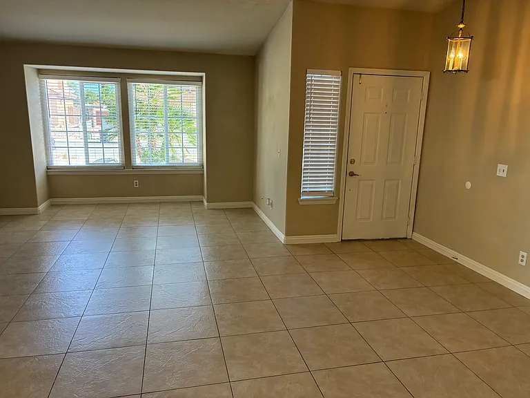 2614 Sycamore Ln — Photo 5