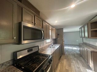 391 Shummard Br, Oxford, MI 48371