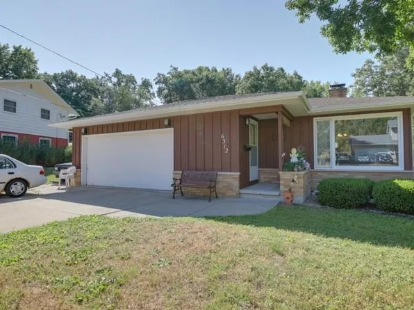 6312 Southern Cir, Monona, WI 53716