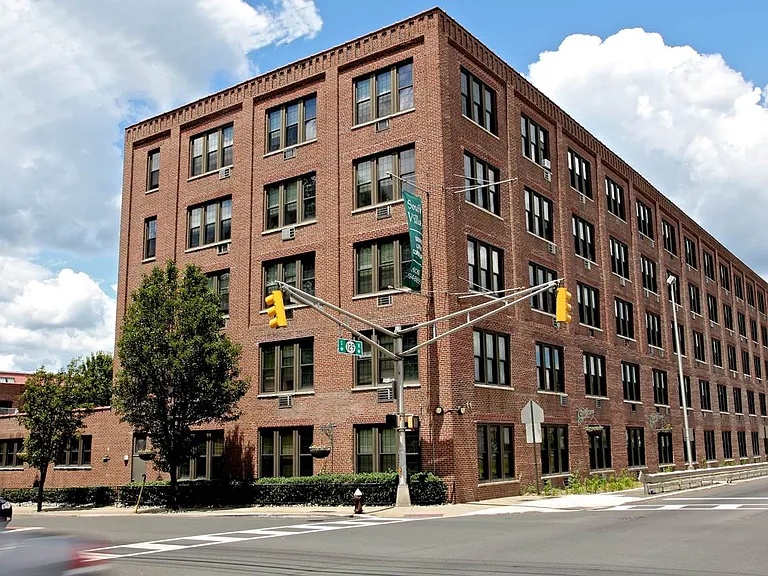 South Village II (62 Years or Older, Income Limits Restrictions Apply) — Photo 7