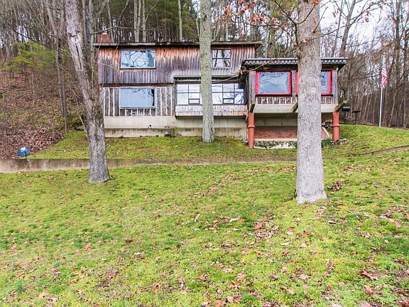 3rd image of 476 Lakefront Dr