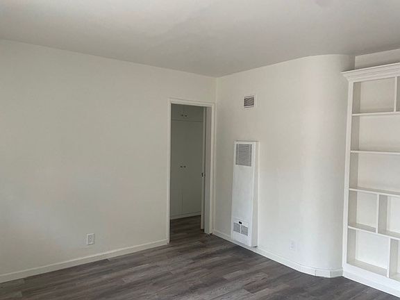 4th image of 141 Carr Dr #B