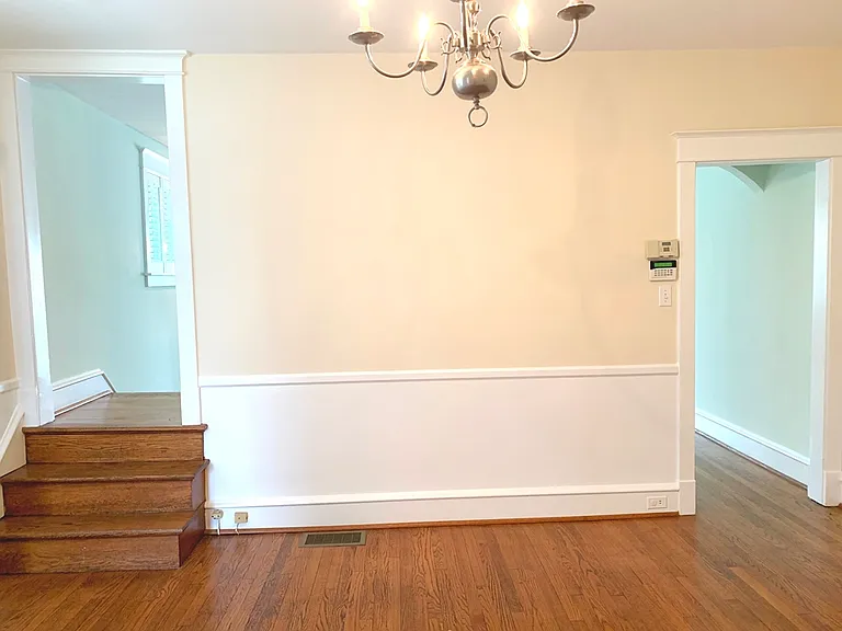 2413 W 16th St — Photo 7