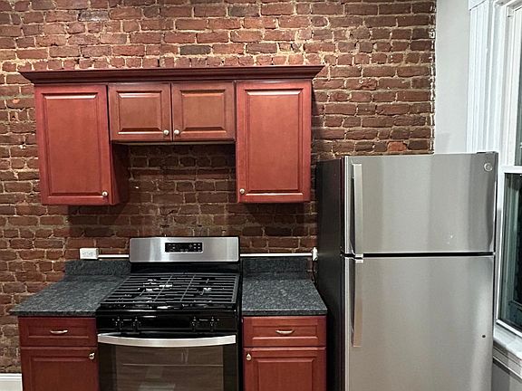 4th image of 2111 Grove Ave APT 2
