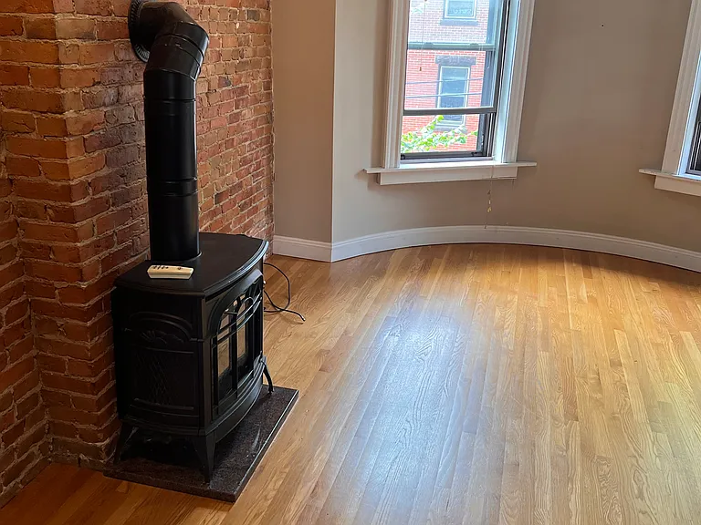 29 Beacon St #2 — Photo 4