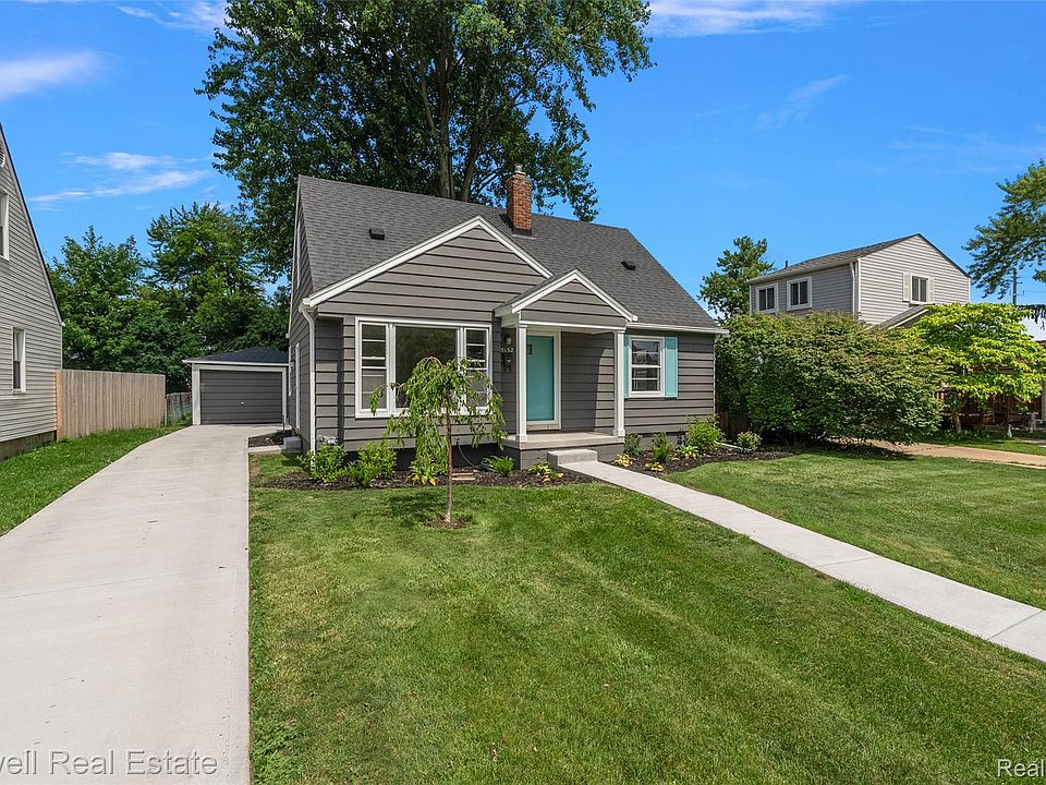 1st image of 3132 Parker Dr