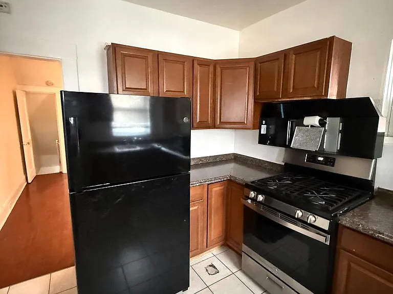 3309 Brighton St — Photo 1
