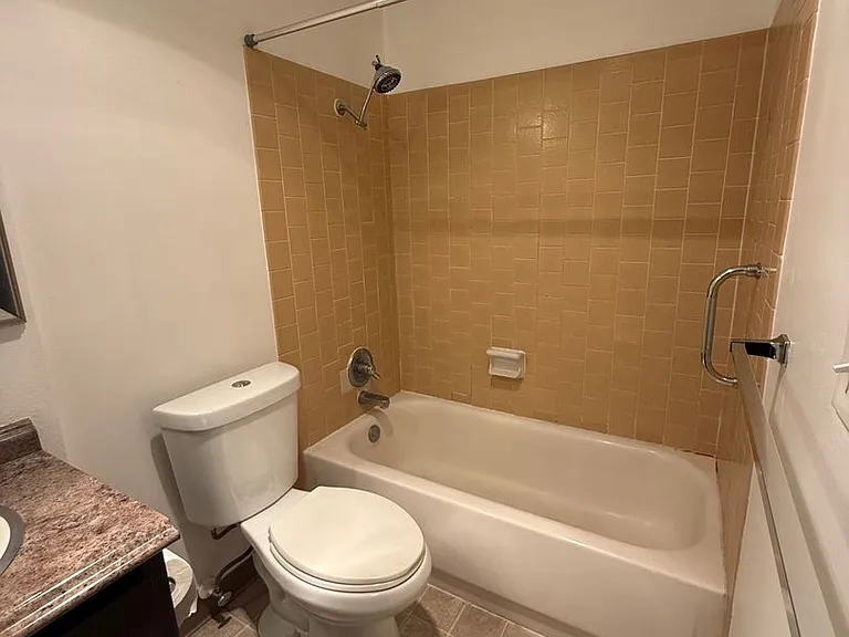 Studio Gardens Apartments — Photo 11