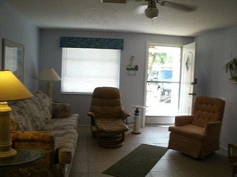 4th image of 326 E Green St
