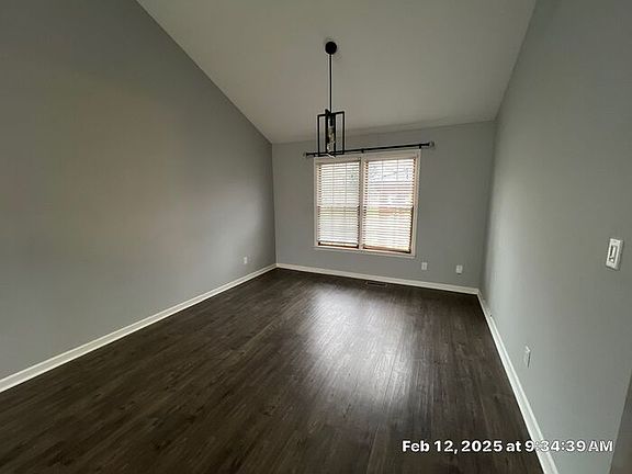 5th image of 597 Courtland Ln