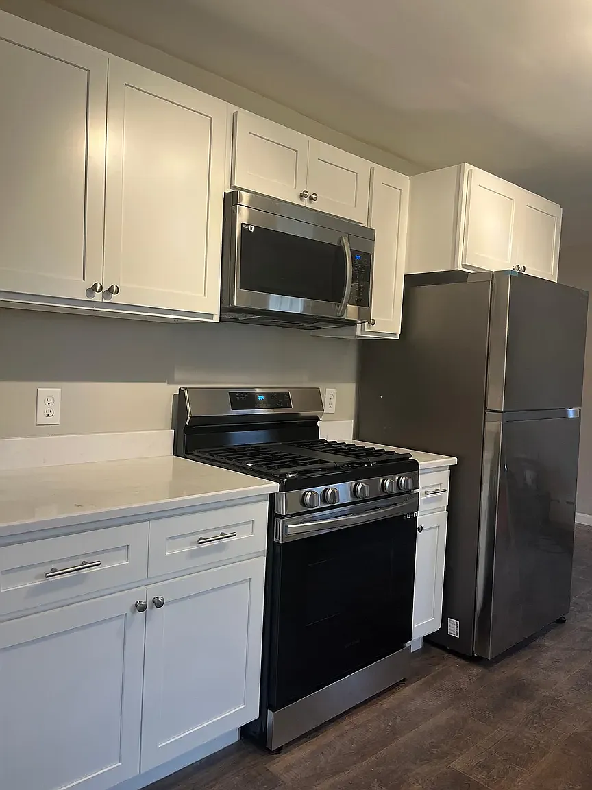 3 bed, 1.5 bath, 1425 sqft, $2,250 — Photo 2