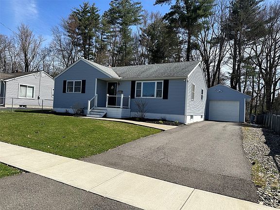 2nd image of 3522 Columbia Dr