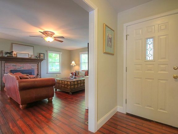 3rd image of 782 Lancelot Dr