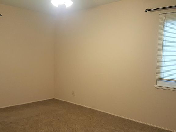 3rd image of 877 Beechwood Ave